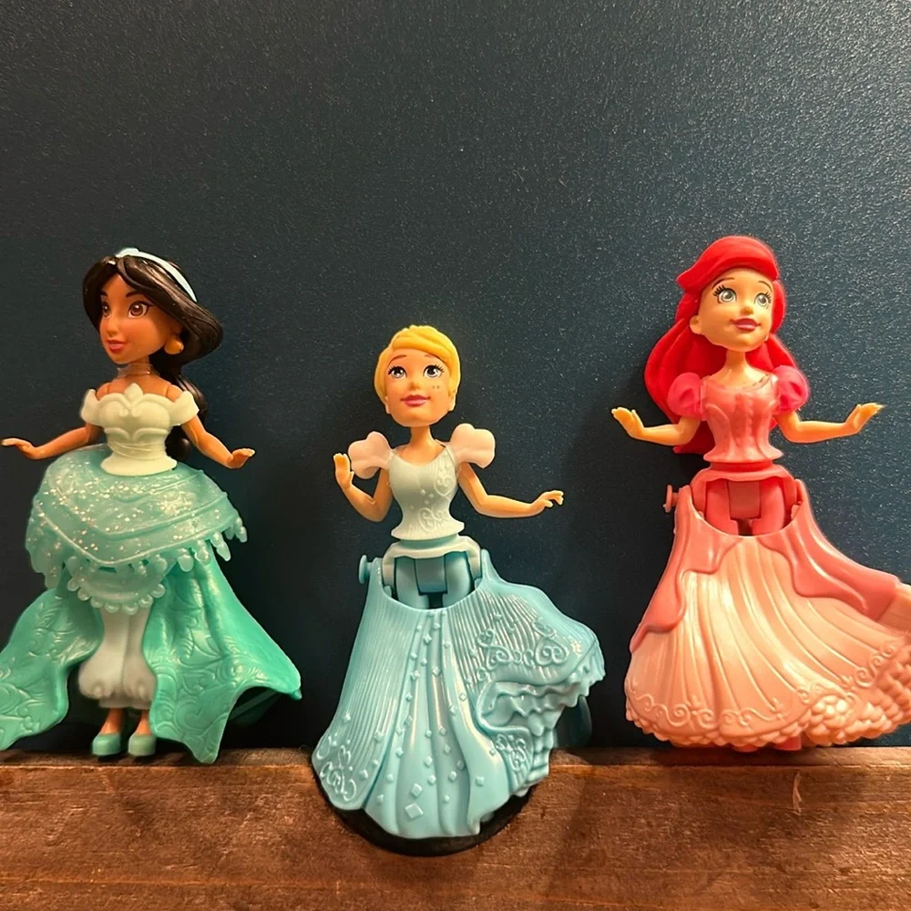 Disney Princess Clip Dolls‎